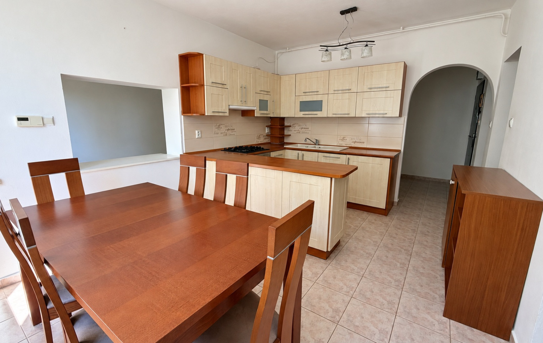 3-izbový byt s dvoma balkónmi a vlastným kúrením, Kozárovce