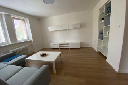 Na prenájom novo zariadený 3 izbový byt - 120837968_667908137250176_7323168242923198561_n_f6e395954000e0bab7afa8793a80499a