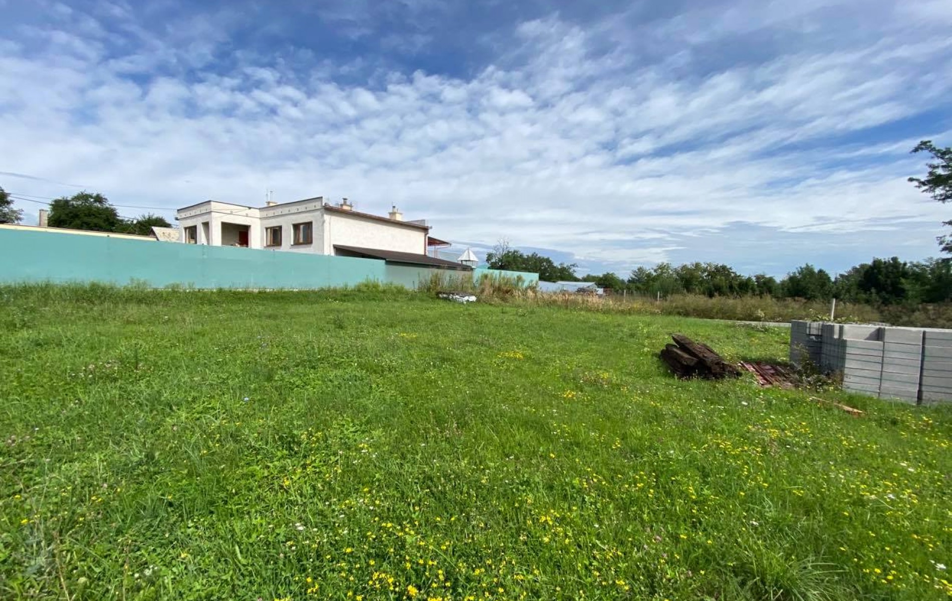 Na predaj stavebný pozemok v obci Lok