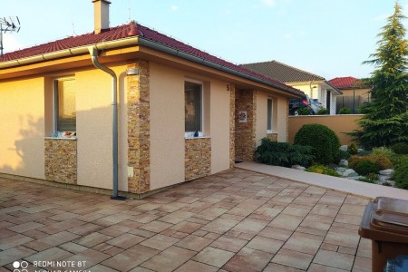 Novostavba rodinného domu s krásnym výhľadom vo vyhľadávanej lokalite Krížny vrch - 155895002-8_8cec048b3bc727de116022f28449f2fc