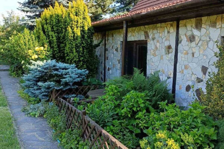 Útulný, 2 podlažný viničný dom vhodný aj na trvalé bývanie - 168416205115_53f10c2a86c105193faf1907a0ab42be
