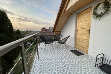 Prenájom bytu vo viničnom dome v dostupnej lokalite - 32CA8674-4604-4991-9998-498D06ABA6B6_97fd3834d745220daea4c0ebca53d1c7