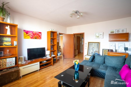 Zaobstarajte si tento útulný byt ktorý ponúka dostatok priestoru pre vaše rodinné pohodlie - BYT_LV-03_5bf392beb0b738f55c03db50a80ac526