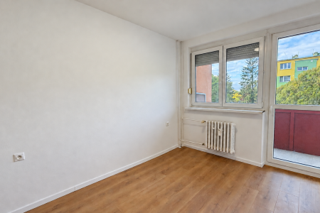 2-izbový byt po kompletnej rekonštrukcii s balkónom – Levice, Poľná ulica - Balkon-retusovany-nater_110c4490db7919aa8df10824169cf9ab