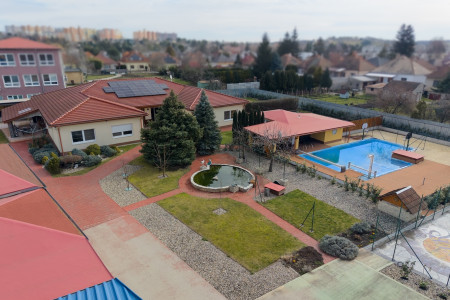 Nadčasová rezidencia v centre mesta s veľkorysým pozemkom a kompletným zázemím pre komfortný život - DJI_20260225103414_0103_D-2_328822f0c9b31c6d5b79302879cb13be