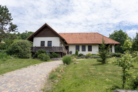 Dva domy, wellness a hektár absolútneho súkromia - DSC03234_26929c9fe35ba65e04a658d44aea446e