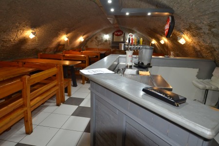 Prenájom baru v klembovej pivnici v centre mesta-  LEVICE - DSC_0218_155dd380477366fcb486891446ae0fd3