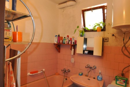 Na predaj rodinný dom s veľkým pozemkom  - DSC_0426_221cae27679b030433b7670a4ad41761