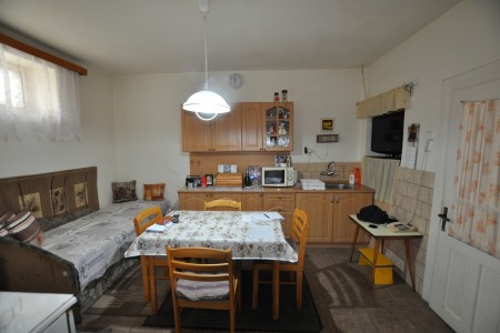 Na predaj rodinný dom s veľkým pozemkom  - DSC_0436_b4d6843f19cd15a64ae00a6e4d0a247c