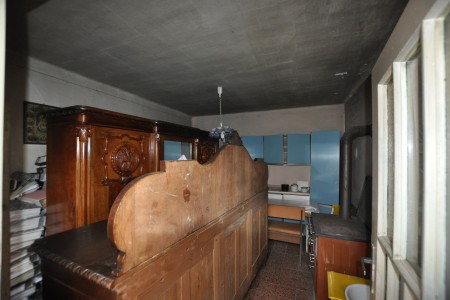 Na predaj rodinný dom s veľkým pozemkom  - DSC_0439_cd2423d1fc48e04340954599007fe09f