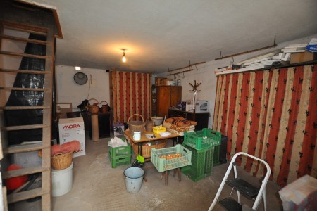 Na predaj rodinný dom s veľkým pozemkom  - DSC_0443_ff6ef6988c9d8cb075f1b1e1f555cfe2