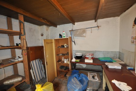 Na predaj rodinný dom s veľkým pozemkom  - DSC_0448_256868d37409076483ae84b22c68020a