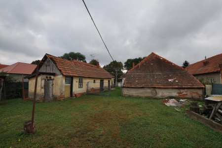 Na predaj rodinný dom s veľkým pozemkom  - DSC_0451_ac3db52ae6335cb7f9319bc596a96baf