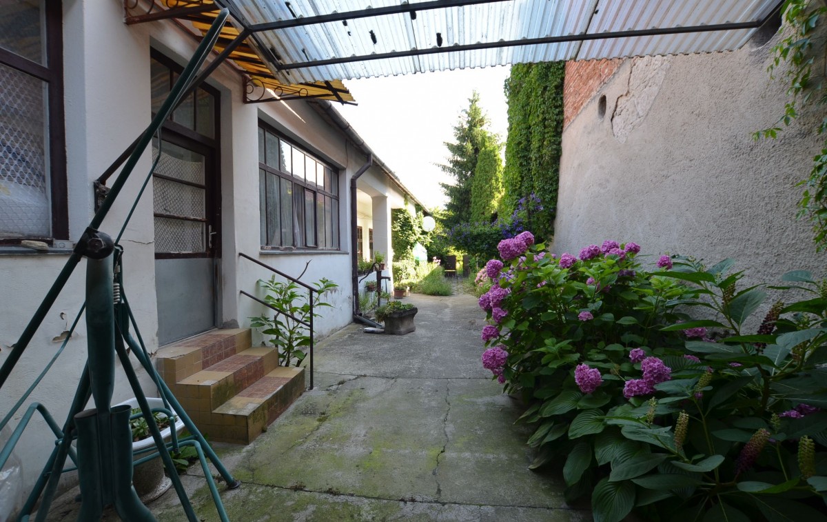 Na predaj rodinný dom vhodný aj na podnikateľské účely v centre mesta Levice