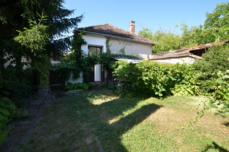 Na predaj rodinný dom vhodný aj na podnikateľské účely v centre mesta Levice - DSC_0481_56463307861be9c5e0f3a5a028401bca