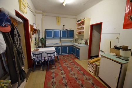 Na predaj rodinný dom vhodný aj na podnikateľské účely v centre mesta Levice - DSC_0489_e32d0d23382caf2dae330db946d3aeb8