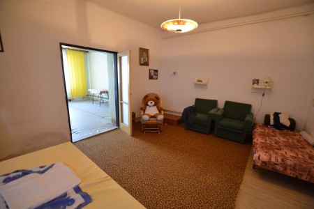 Na predaj rodinný dom vhodný aj na podnikateľské účely v centre mesta Levice - DSC_0491_9faf497ae613085ad5a370d18130a36c