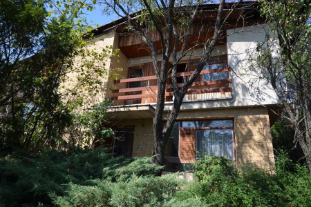 Na predaj rodinný dom poskytujúci dokonalé súkromie v Nitre časť Zobor - DSC_0904_3e596eed4258ce7ae2738711a40b178b