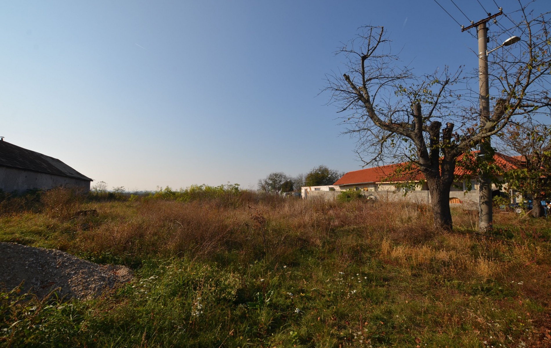 Pozemok v centre obce Hontianska Vrbica