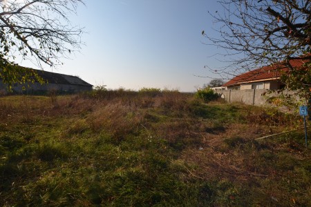 Pozemok v centre obce Hontianska Vrbica - DSC_1669_0a9ff878c7eee3ff0bb4328e58c0be5f