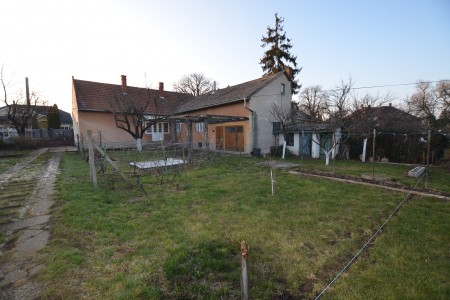 Na predaj rodinný dom v Želiezovciach  - DSC_2206_c96f97b28b42e765cb2d4ca20c9e8cf5