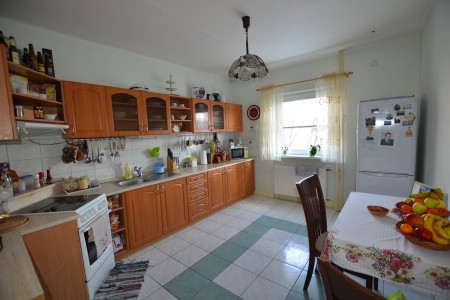 Na predaj dvojgeneračný rodinný dom na Lipníku - DSC_2549_0355b7ffffec10663b8adab4bff16127