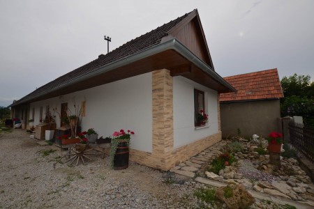 Na predaj pekne zrekonštruovaný vidiecky dom v obci Veľké Túrovce Rezervované - DSC_3738_28d5328c231b38b42bdf35eddf471184