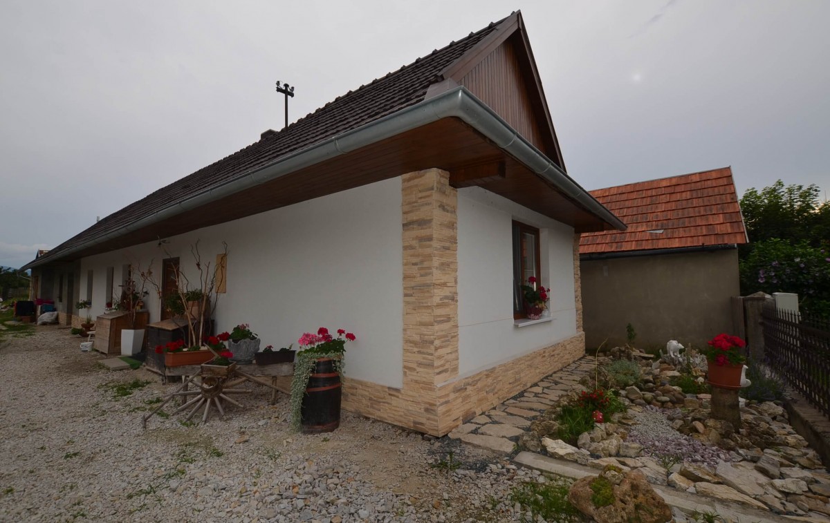 Na predaj pekne zrekonštruovaný vidiecky dom v obci Veľké Túrovce Rezervované