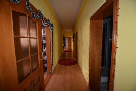 Viacúčelová budova vhodná na bývanie aj podnikanie -  Uhliská okr. Levice  - DSC_4269_7c43e07898c766574be9c537cb90ea87