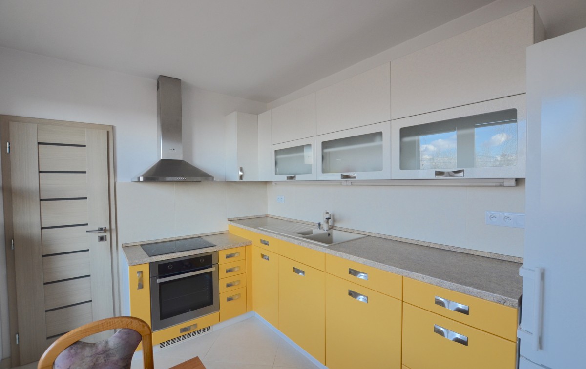 Na prenájom zariadený 3 izbový byt s balkónom na Ul. M.R.Štefánika (Copy)