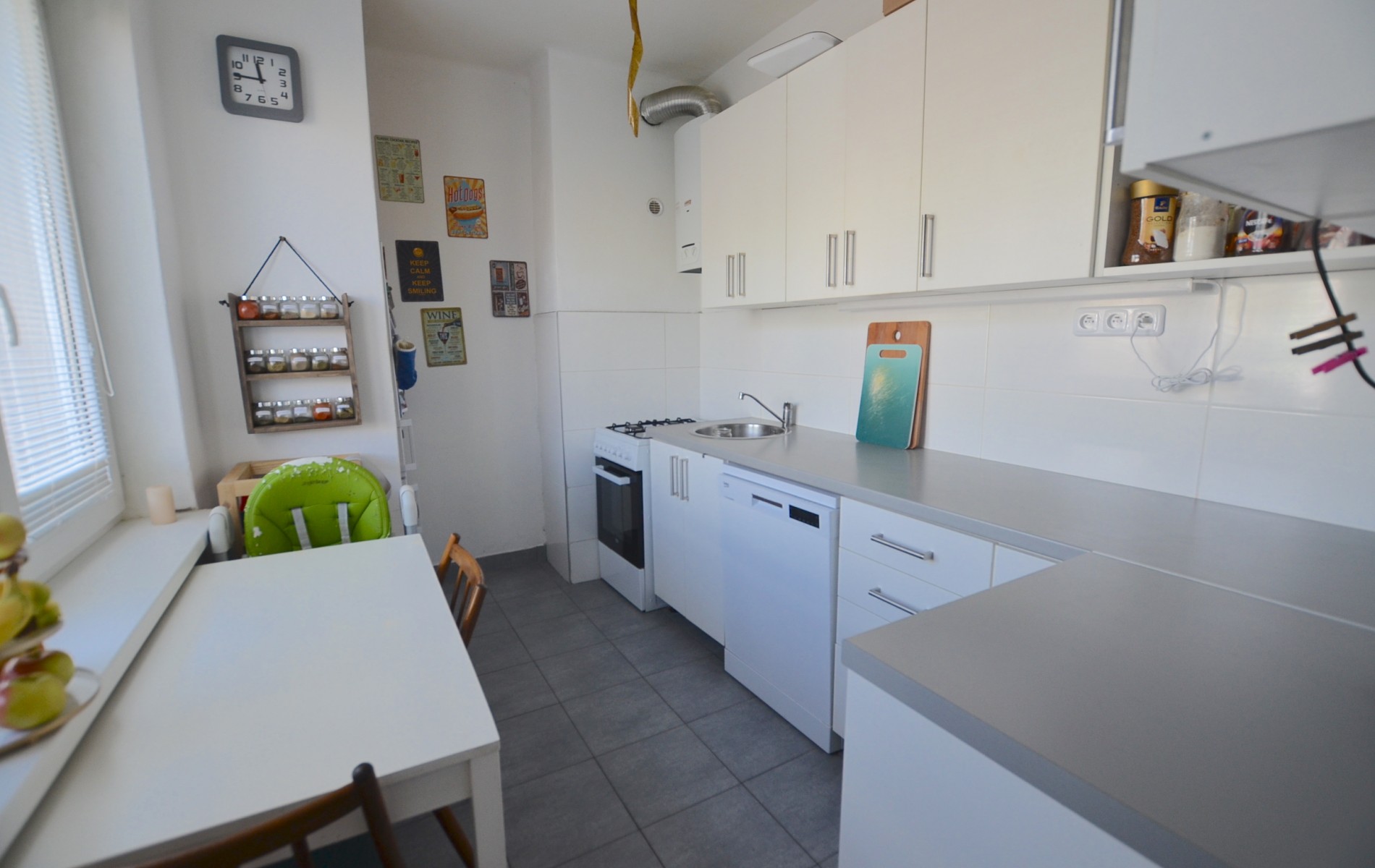 Na predaj 2 izbový byt s lodžiou v centre mesta - Senec