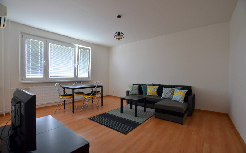 Na predaj 2-izbový byt s klimatizáciou – Levice, ul. Marxová