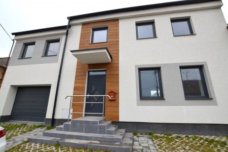 Na prenájom rodinný dom v centre mesta - DSC_6685_860e07b18cf8a2f6013a4c1a69e56e10