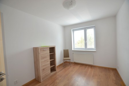 Na prenájom veľký 3 izbový byt v novostavbe na Vojenskej ulici - DSC_7261_4788fd04334041ddd80c8ad7cca61272