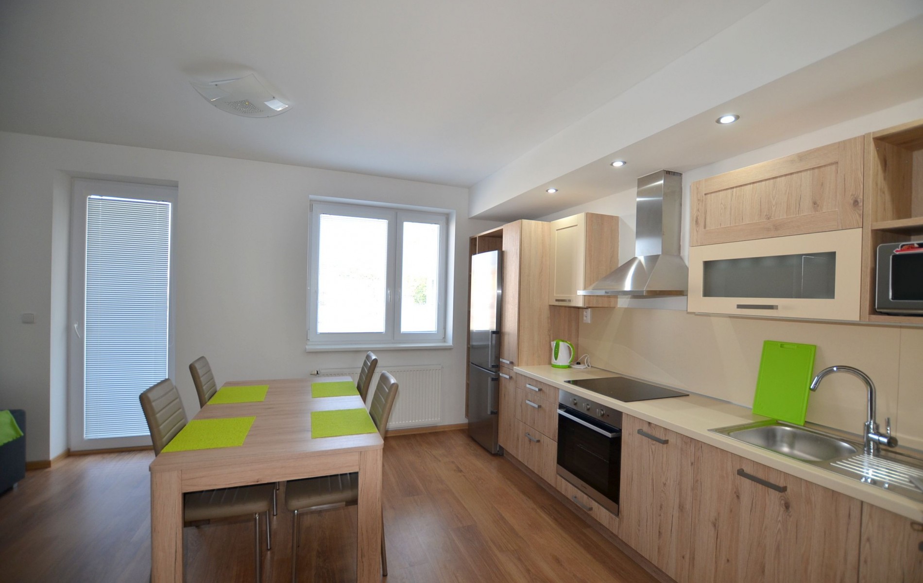 Na prenájom veľký 3 izbový byt v novostavbe na Vojenskej ulici