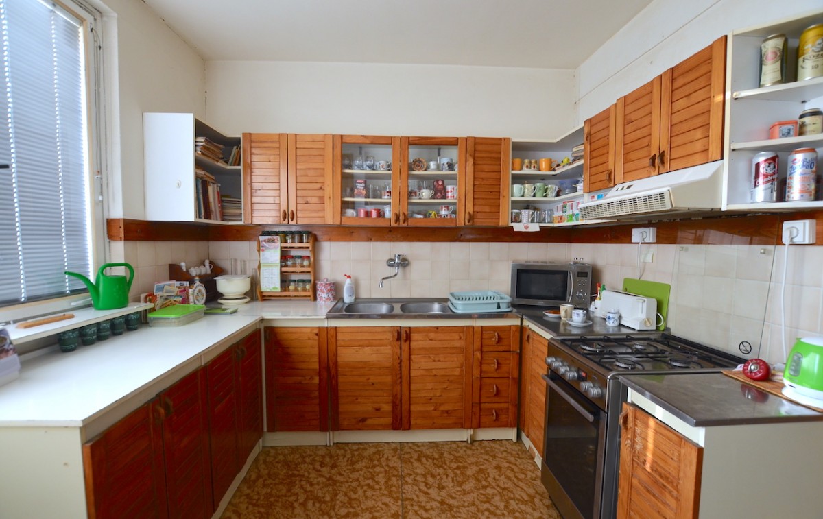 Veľkometrážny 4 izbový byt s balkónom v Leviciach