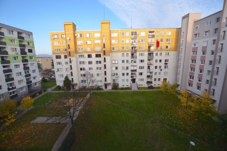 Veľkometrážny 4 izbový byt s balkónom v Leviciach - DSC_7414_56b162e89a60e1064ca41268d853d19c