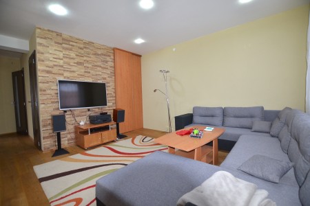 Na predaj rodinný dom v tichej časti mesta Levice - DSC_7553_6adbacf5f5a5ffcca6fad221d8a6921f