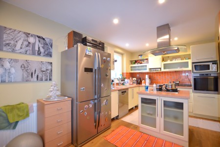 Na predaj rodinný dom v tichej časti mesta Levice - DSC_7556_9c4ba2be850178ed786aa84d24bda3a6