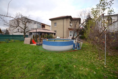 Na predaj rodinný dom v tichej časti mesta Levice - DSC_7599_ab15332faf185e595aaf87629fbe32c7