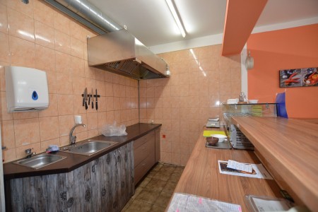 Na prenájom priestor na pešej zóne v Leviciach - DSC_8528_30969fc7bc2e11669c4d1475e4fc0c71