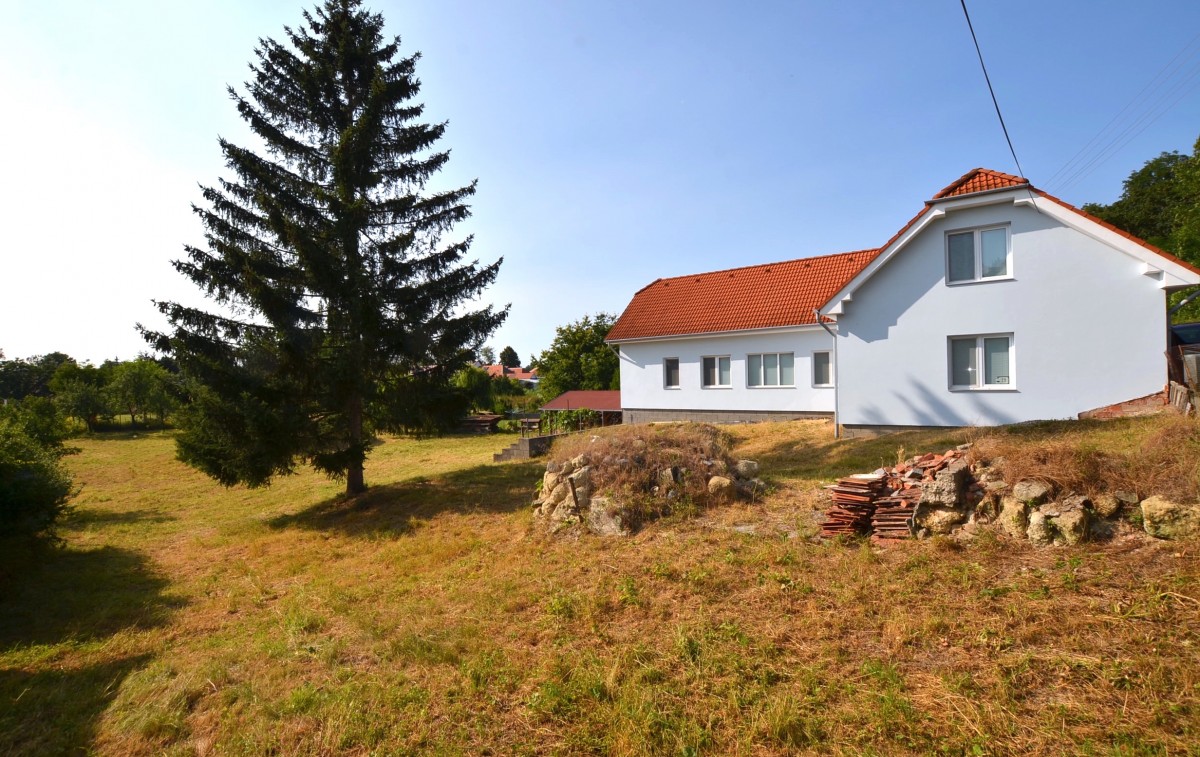 Rodinný dom s rozsiahlým pozemkom