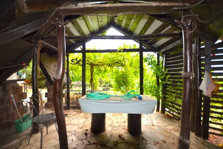 Viničný dom s krásnym pozemkom vo vyhľadávanej viničnej oblasti v Pukanci - DSC_8725_651ca14bcf45e4780c1772debaba65f0