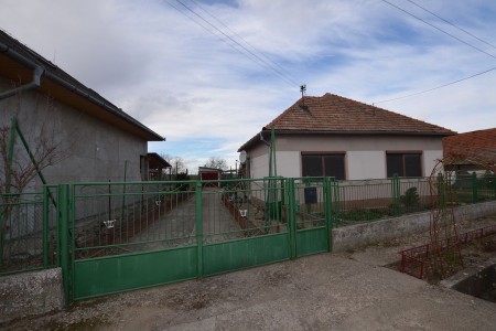 Rodinný dom v tichej časti obce Jur nad Hronom - DSC_8950_e035889dae7fee50c0ebe8c283c73466