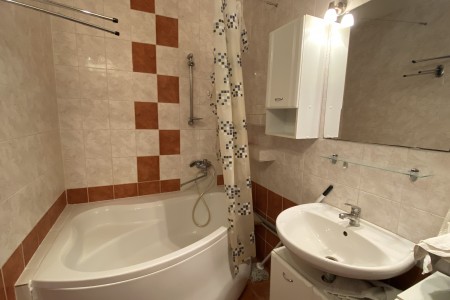 Na prenájom 3 izbový byt na sídlisku Vinohrady - IMG-0412_1_4a0c078ffc2dc1b5ca9f4e10d7d4dc5d