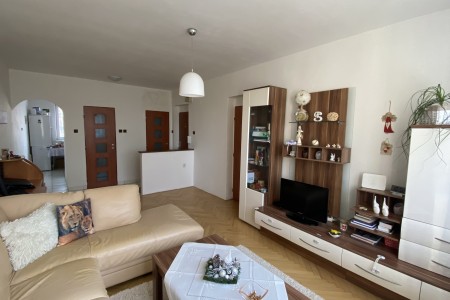 Na prenájom 2 izbový byt po rekonštruckii s balkónom - IMG-1025_2d5526957dc3a0be2503ed4aaaabf3bc