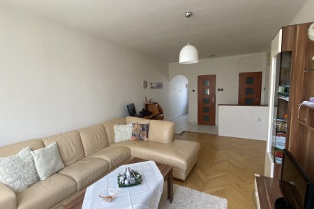 Na prenájom 2 izbový byt po rekonštruckii s balkónom - IMG-1028_4312da79da4d6a4b5e03d21453d1f047