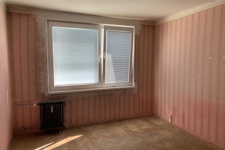Na predaj veľký 3 izbový byt s balkónom na Dlhej ulici – Tlmače / Lipník - IMG-1344_45bd2a252d28cb6d46f3e170df530179
