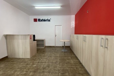 Na prenájom obchodný priestor s výkladom v centre mesta - IMG-3502_4203579c381a249d53fa45a42ca56c48