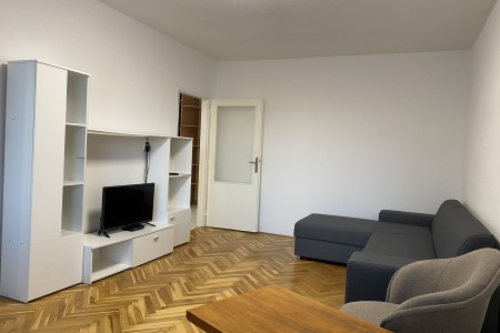 Na prenájom 2 izbový byt po kompletnej rekonštrukcii - IMG-5595_5e56c30f311c27b60f2c4ac177b5143a